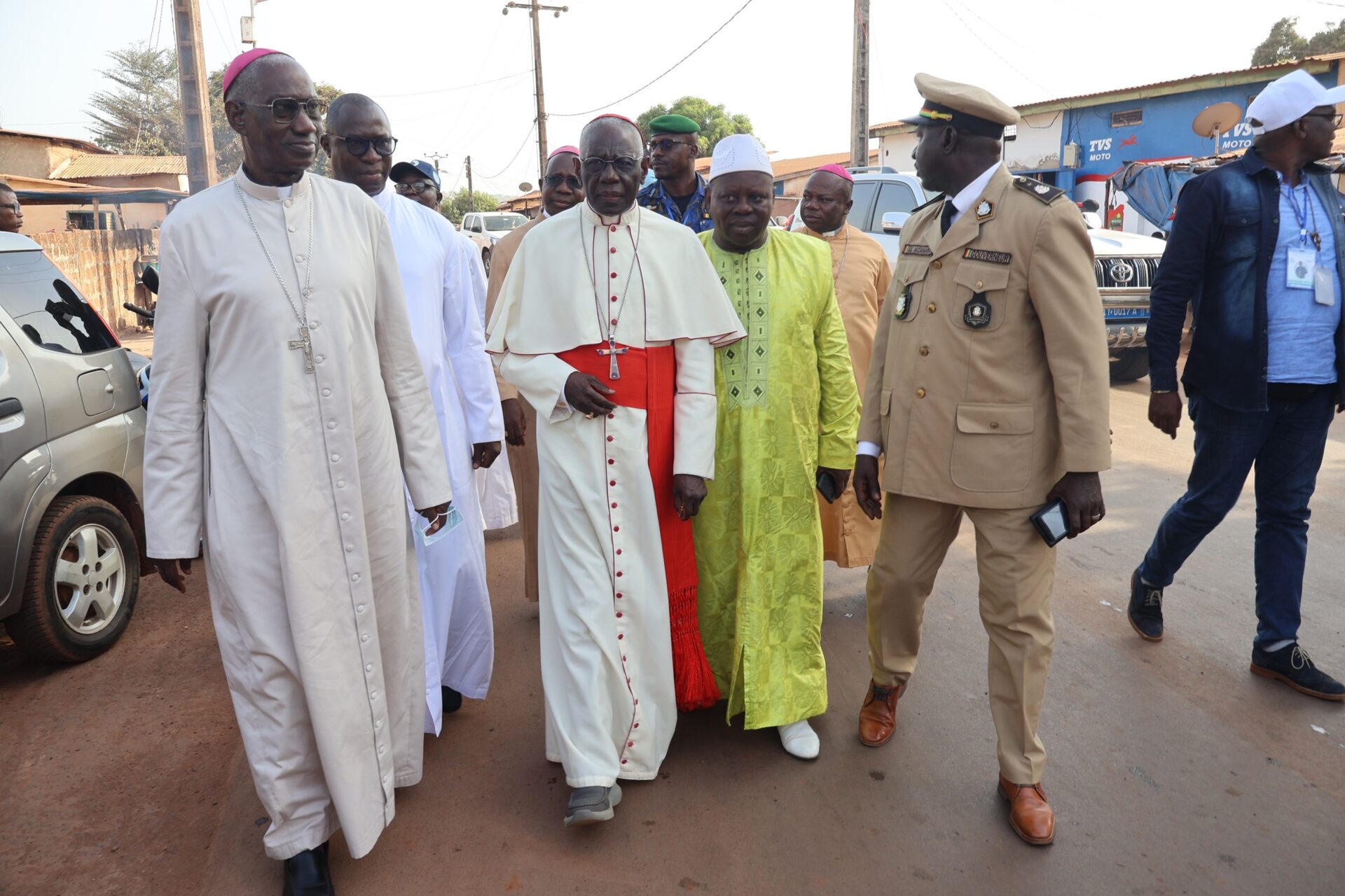 Religion : le Cardinal Robert Sarah pour introniser le Premier Evêque du Diocèse de Boké