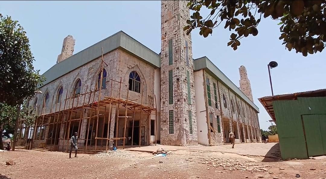 Finalisation du projet de la grande mosquée de Labé : le président de la transition donne des instructions au ministre de l’Urbanisme