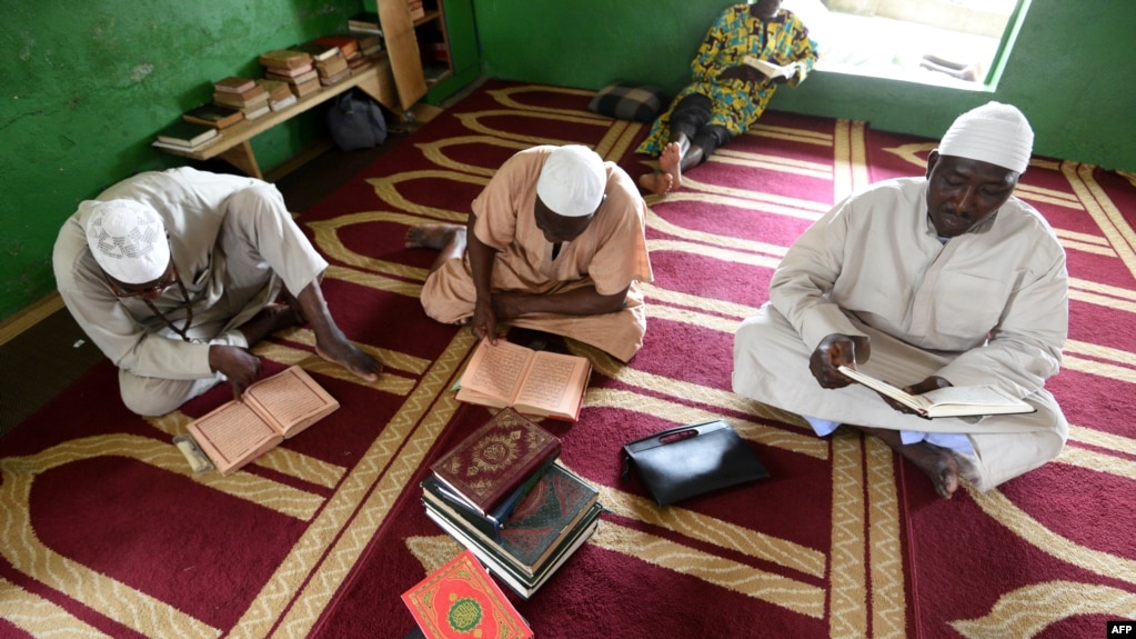 Au moins 8 morts dans l’effondrement d’une mosquée en construction à Abidjan